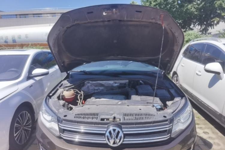 Used Volkswagen Tiguan 2013 2.0 TSI Automatic All-Wheel-Drive Flagship Edition Engine Bay