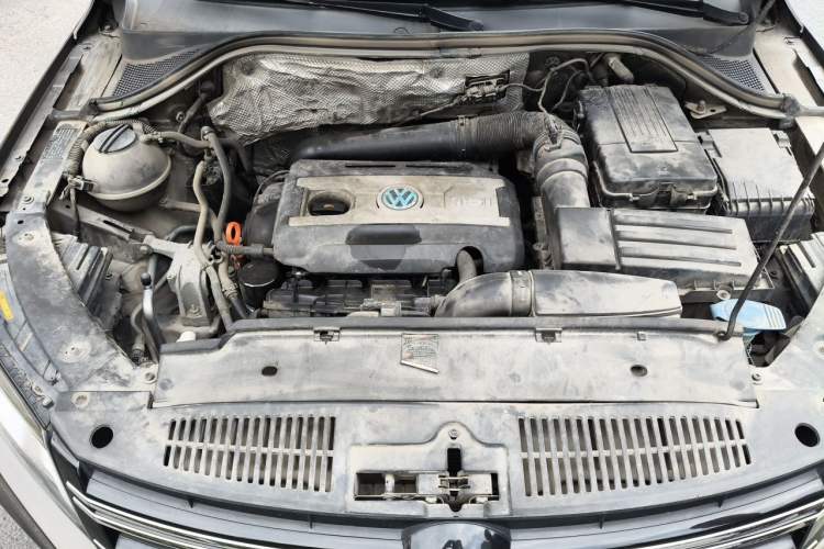 Used Volkswagen Tiguan 2013 1.8TSI Automatic Two-Wheel Drive Trend Edition Engine Bay