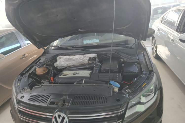Used Volkswagen Tiguan 2013 1.8TSI Automatic Two-Wheel Drive Luxury Model Engine Bay