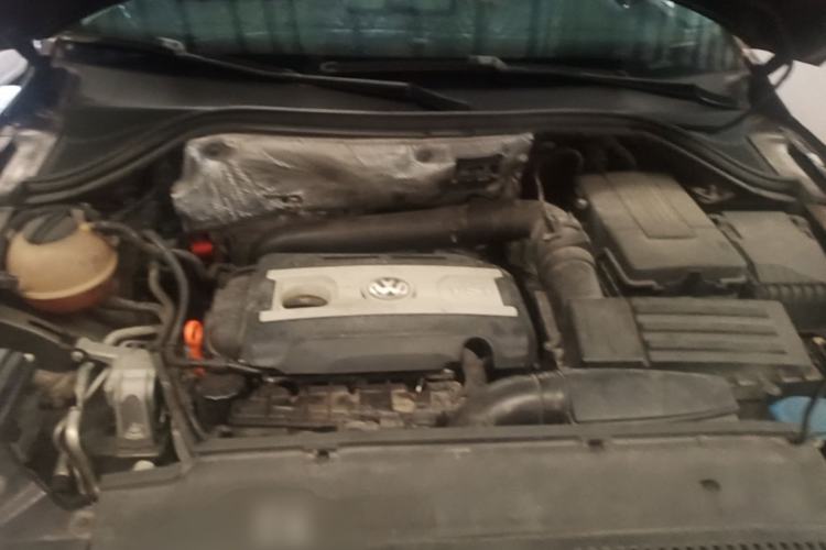 Used Volkswagen Tiguan 2013 1.8 TSI Automatic All-Wheel Drive Luxury Model Engine Bay