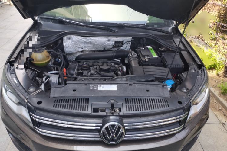 Used Volkswagen Tiguan 2013 1.8 TSI Automatic All-Wheel Drive Luxury Model Engine Bay