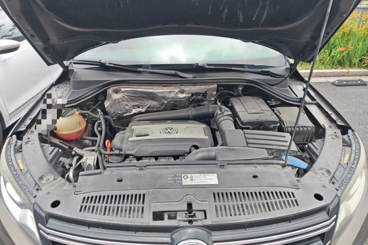 Used Volkswagen Tiguan 2013 1.8 TSI Automatic All-Wheel Drive Luxury Model Engine Bay