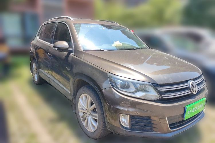 Used Volkswagen Tiguan 2013 2.0 TSI Automatic All-Wheel-Drive Flagship Edition Front Right 45 Deg