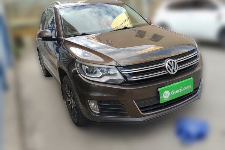 Used Volkswagen Tiguan 2013 2.0 TSI Automatic All-Wheel Drive Luxury Edition Front Right 45 Deg