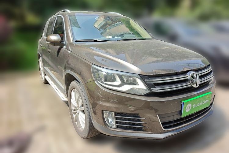 Used Volkswagen Tiguan 2013 2.0 TSI Automatic All-Wheel-Drive Flagship Edition Front Right 45 Deg