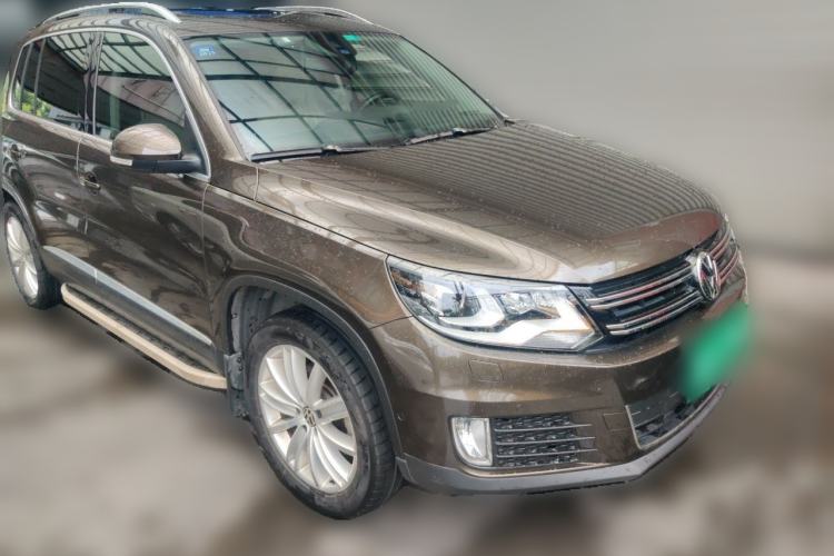 Used Volkswagen Tiguan 2013 2.0 TSI Automatic All-Wheel-Drive Flagship Edition Front Right 45 Deg