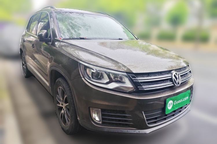 Used Volkswagen Tiguan 2013 2.0 TSI Automatic All-Wheel Drive Luxury Edition Front Right 45 Deg