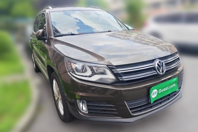 Used Volkswagen Tiguan 2013 2.0 TSI Automatic All-Wheel-Drive Flagship Edition Front Right 45 Deg