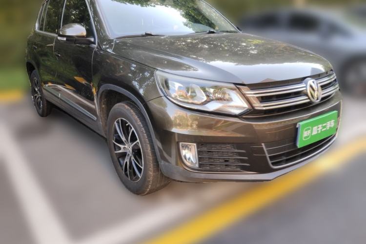 Used Volkswagen Tiguan 2013 1.8TSI Automatic Two-Wheel Drive Luxury Model Front Right 45 Deg