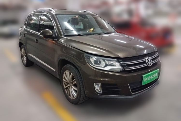 Used Volkswagen Tiguan 2013 2.0 TSI Automatic All-Wheel-Drive Flagship Edition Front Right 45 Deg