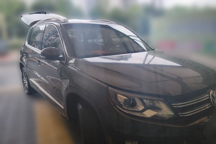 Used Volkswagen Tiguan 2013 1.8TSI Automatic Two-Wheel Drive Luxury Model Front Right 45 Deg