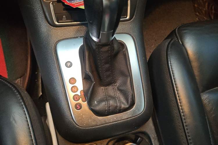 Used Volkswagen Tiguan 2013 1.8 TSI Automatic Two-Wheel Drive Comfort Edition Gear Lever