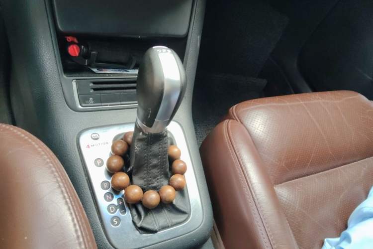Used Volkswagen Tiguan 2013 2.0 TSI Automatic All-Wheel Drive Luxury Edition Gear Lever