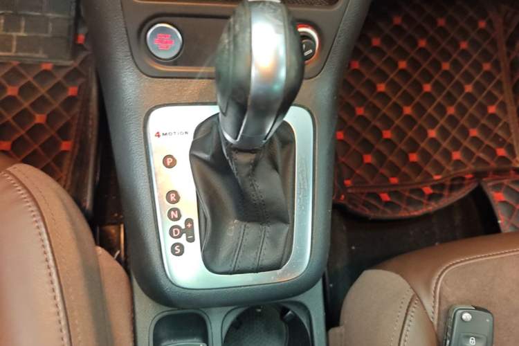 Used Volkswagen Tiguan 2013 2.0 TSI Automatic All-Wheel-Drive Flagship Edition Gear Lever
