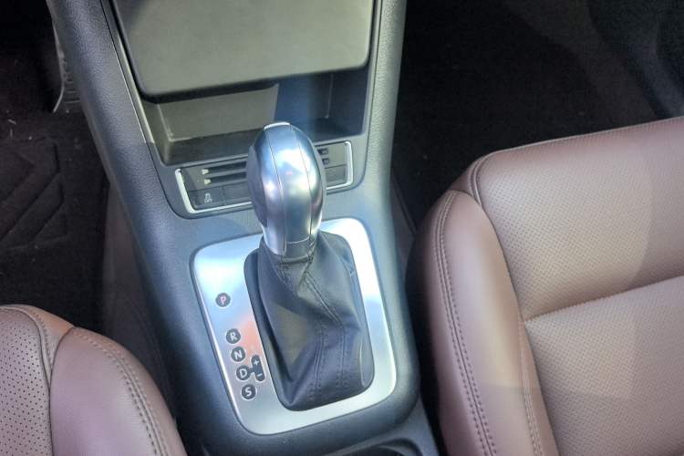 Used Volkswagen Tiguan 2013 1.8TSI Automatic Two-Wheel Drive Luxury Model Gear Lever