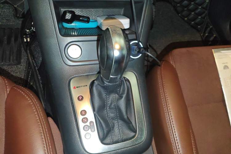 Used Volkswagen Tiguan 2013 2.0 TSI Automatic All-Wheel-Drive Flagship Edition Gear Lever