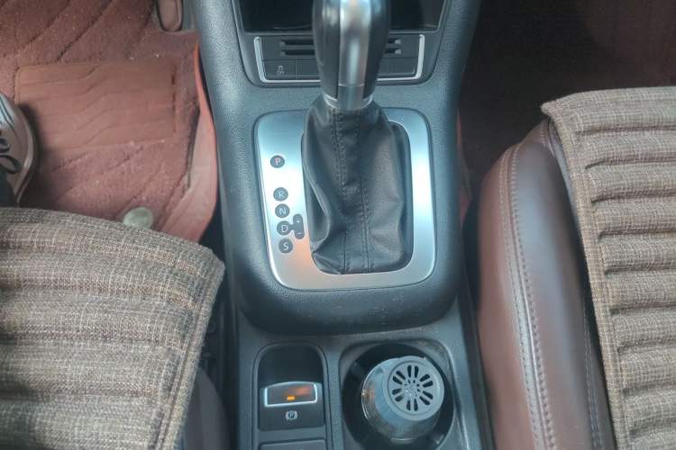 Used Volkswagen Tiguan 2013 1.8TSI Automatic Two-Wheel Drive Luxury Model Gear Lever