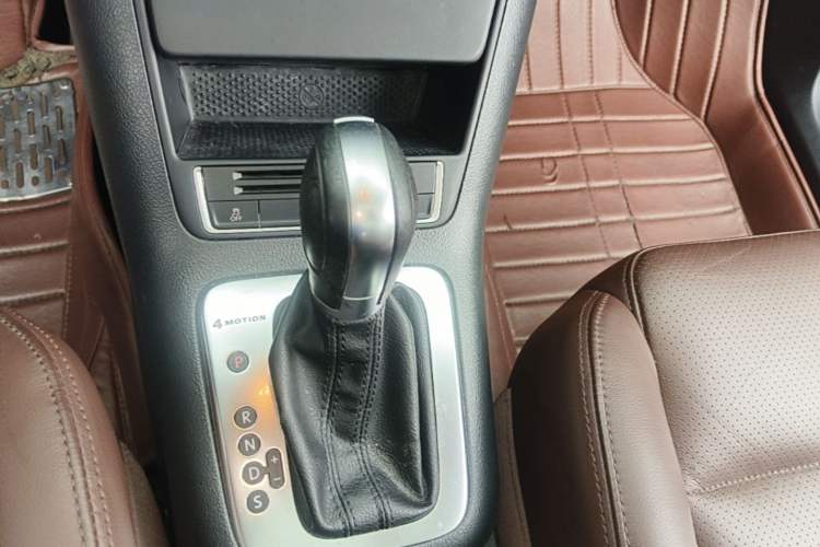 Used Volkswagen Tiguan 2013 1.8 TSI Automatic All-Wheel Drive Luxury Model Gear Lever