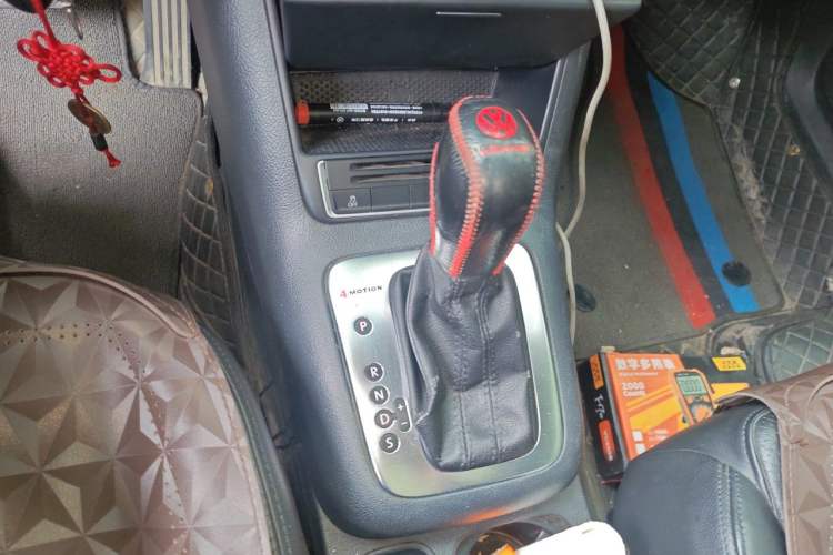 Used Volkswagen Tiguan 2013 2.0 TSI Automatic All-Wheel Drive Luxury Edition Gear Lever