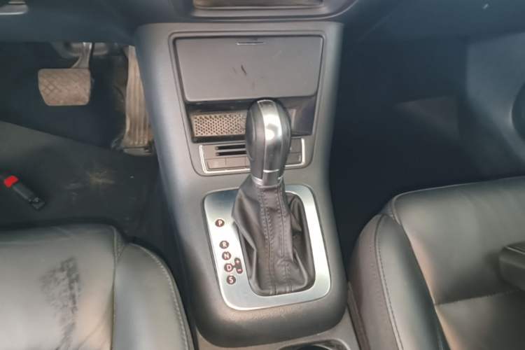 Used Volkswagen Tiguan 2013 1.8 TSI Automatic Two-Wheel Drive Comfort Edition Gear Lever