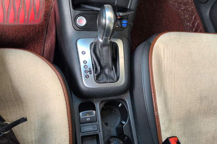 Used Volkswagen Tiguan 2013 1.8 TSI Automatic Two-Wheel Drive Comfort Edition Gear Lever