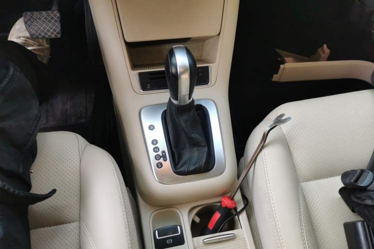 Used Volkswagen Tiguan 2013 1.8TSI Automatic Two-Wheel Drive Luxury Model Gear Lever