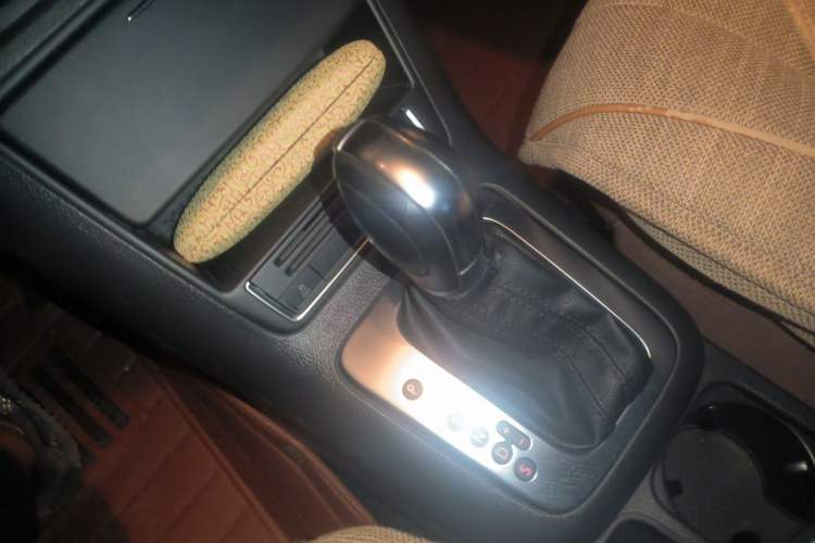 Used Volkswagen Tiguan 2013 1.8TSI Automatic Two-Wheel Drive Luxury Model Gear Lever