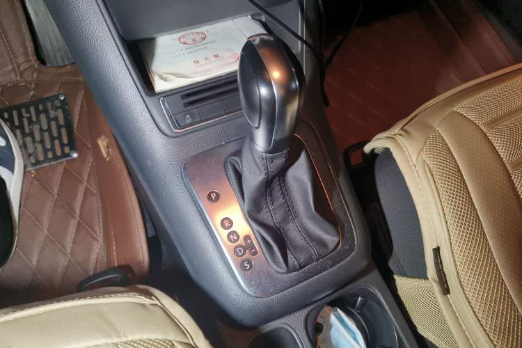 Used Volkswagen Tiguan 2013 1.8TSI Automatic Two-Wheel Drive Trend Edition Gear Lever
