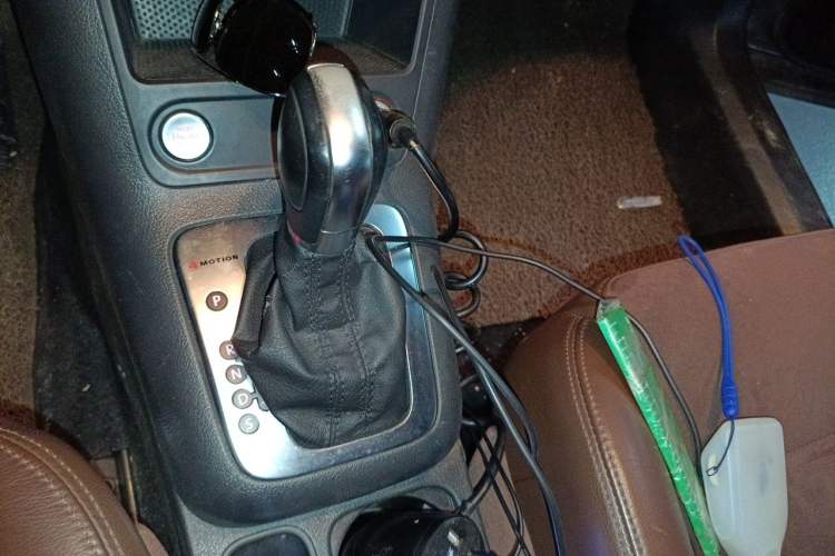 Used Volkswagen Tiguan 2013 2.0 TSI Automatic All-Wheel-Drive Flagship Edition Gear Lever