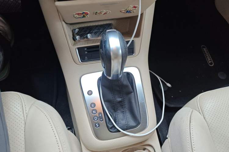 Used Volkswagen Tiguan 2013 1.8TSI Automatic Two-Wheel Drive Luxury Model Gear Lever