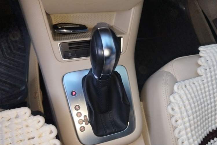 Used Volkswagen Tiguan 2013 1.8TSI Automatic Two-Wheel Drive Luxury Model Gear Lever