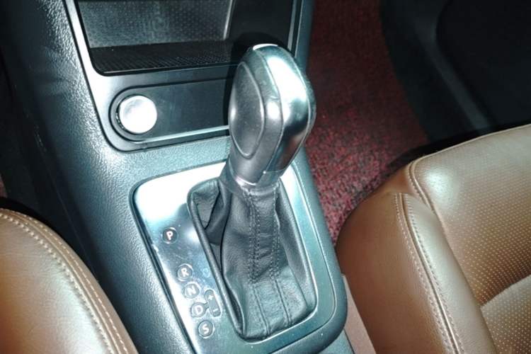 Used Volkswagen Tiguan 2013 1.8TSI Automatic Two-Wheel Drive Luxury Model Gear Lever