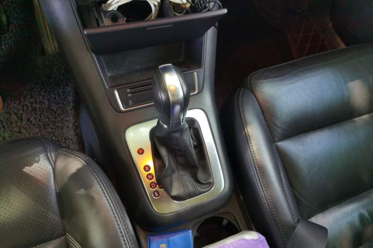 Used Volkswagen Tiguan 2013 1.8TSI Automatic Two-Wheel Drive Luxury Model Gear Lever