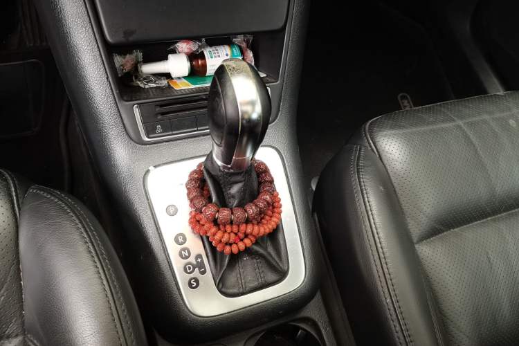 Used Volkswagen Tiguan 2013 1.8 TSI Automatic All-Wheel Drive Luxury Model Gear Lever