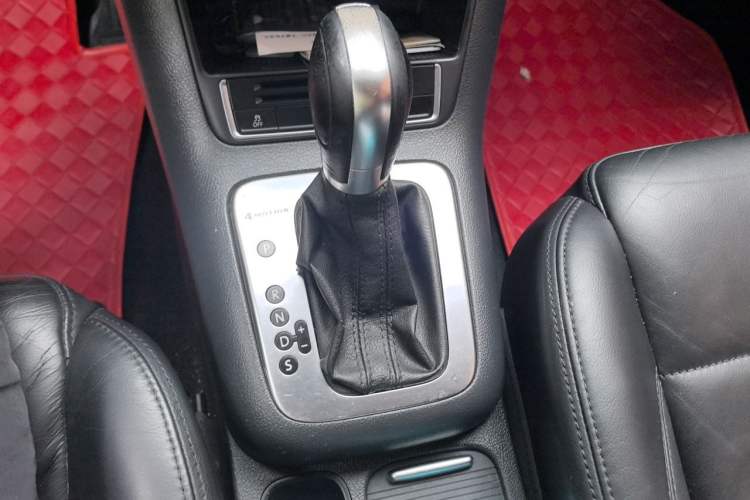 Used Volkswagen Tiguan 2013 1.8TSI Automatic All-Wheel-Drive Comfort Edition Gear Lever