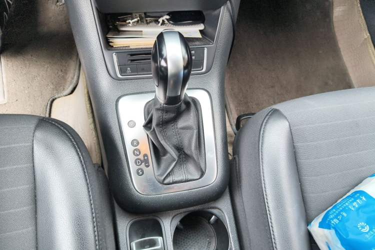 Used Volkswagen Tiguan 2013 1.8TSI Automatic Two-Wheel Drive Trend Edition Gear Lever