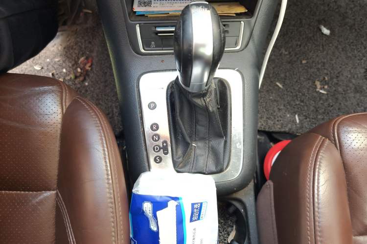 Used Volkswagen Tiguan 2013 1.8 TSI Automatic All-Wheel Drive Luxury Model Gear Lever