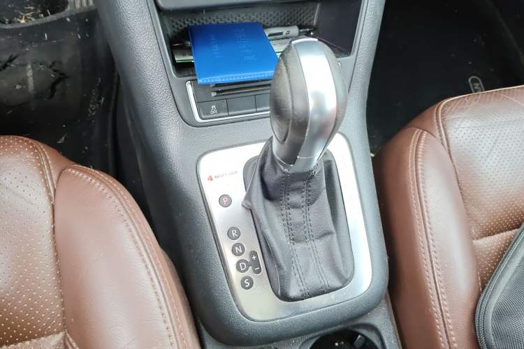 Used Volkswagen Tiguan 2013 1.8 TSI Automatic All-Wheel Drive Luxury Model Gear Lever