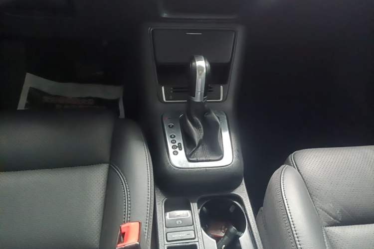 Used Volkswagen Tiguan 2013 1.8 TSI Automatic All-Wheel Drive Luxury Model Gear Lever
