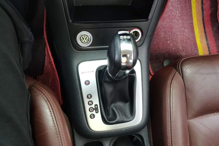 Used Volkswagen Tiguan 2013 1.8 TSI Automatic All-Wheel Drive Luxury Model Gear Lever