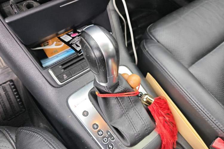 Used Volkswagen Tiguan 2013 1.8 TSI Automatic All-Wheel Drive Luxury Model Gear Lever