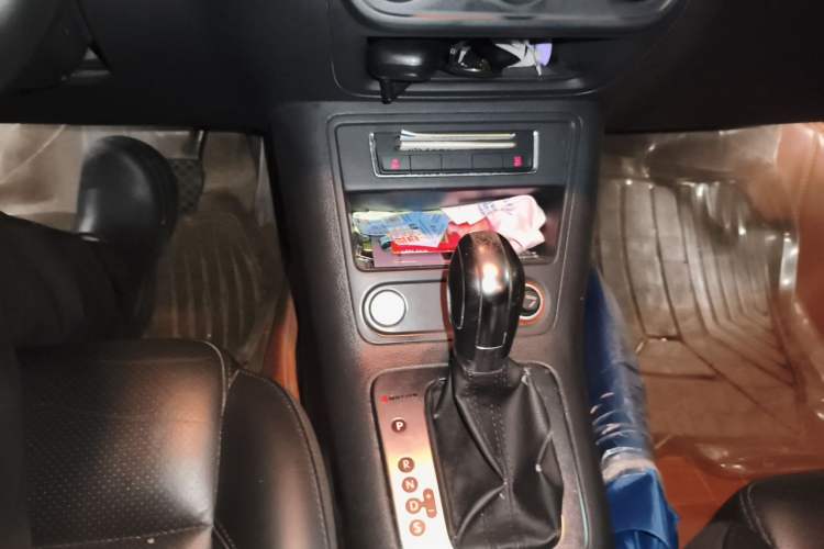 Used Volkswagen Tiguan 2013 1.8 TSI Automatic All-Wheel Drive Luxury Model Gear Lever