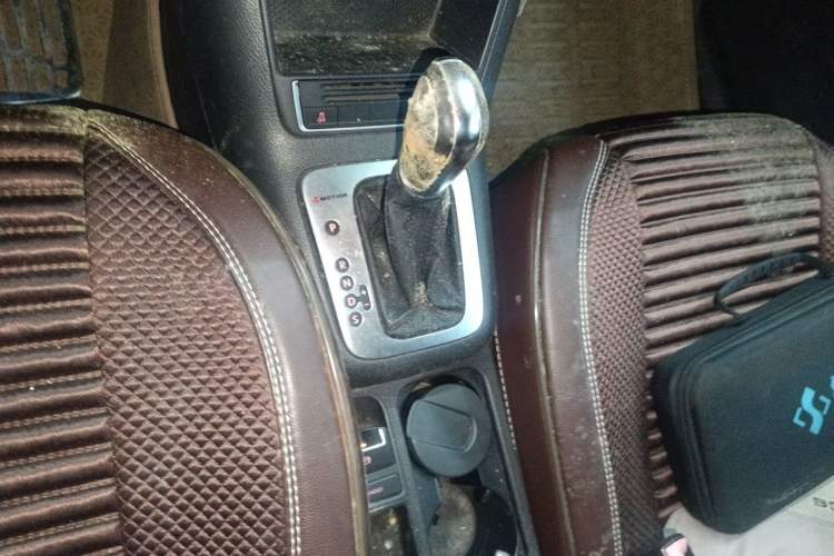 Used Volkswagen Tiguan 2013 1.8TSI Automatic All-Wheel-Drive Comfort Edition Gear Lever