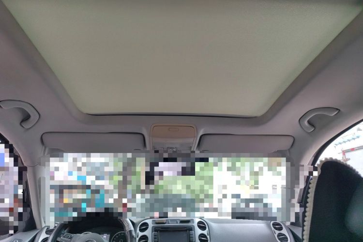 Used Volkswagen Tiguan 2013 1.8 TSI Automatic All-Wheel Drive Luxury Model Headliner