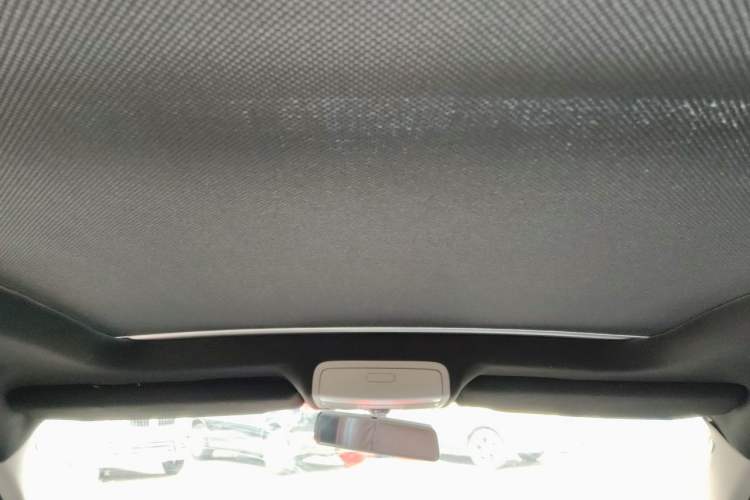 Used Volkswagen Tiguan 2013 2.0 TSI Automatic All-Wheel Drive Luxury Edition Headliner