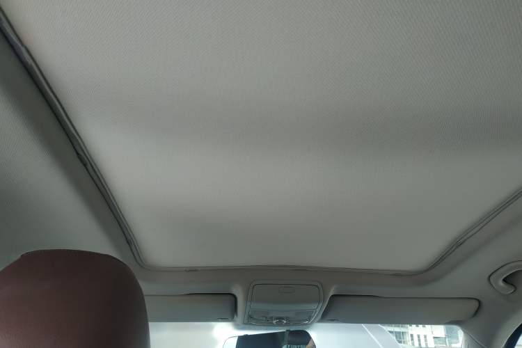 Used Volkswagen Tiguan 2013 1.8 TSI Automatic All-Wheel Drive Luxury Model Headliner