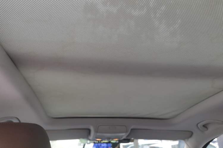 Used Volkswagen Tiguan 2013 1.8 TSI Automatic All-Wheel Drive Luxury Model Headliner