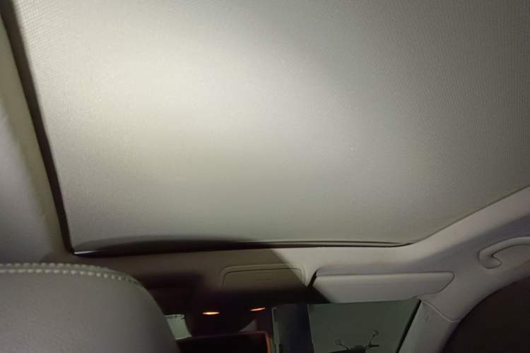 Used Volkswagen Tiguan 2013 2.0 TSI Automatic All-Wheel-Drive Flagship Edition Headliner