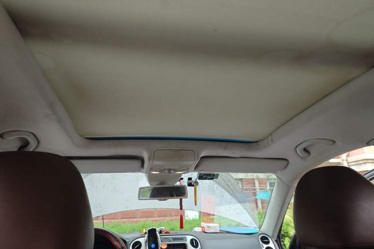 Used Volkswagen Tiguan 2013 2.0 TSI Automatic All-Wheel-Drive Flagship Edition Headliner