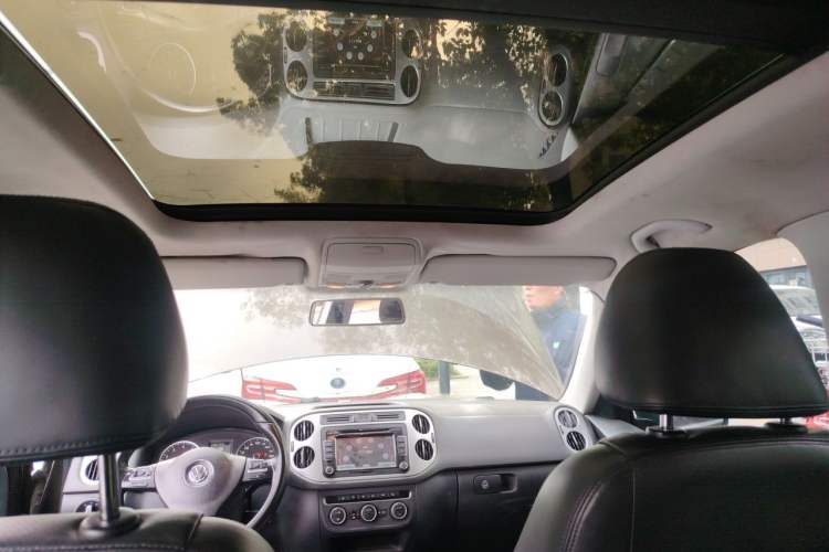 Used Volkswagen Tiguan 2013 1.8TSI Automatic Two-Wheel Drive Luxury Model Headliner